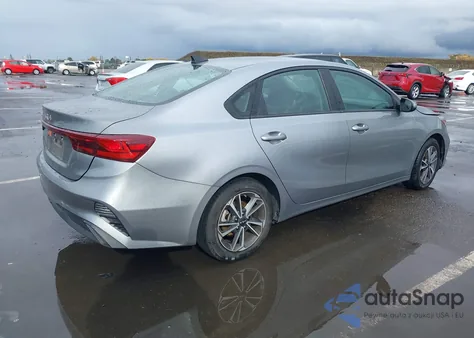 2023 Kia Forte Lxs z USA, uszkodzony, nr VIN 3KPF24AD8PE506867